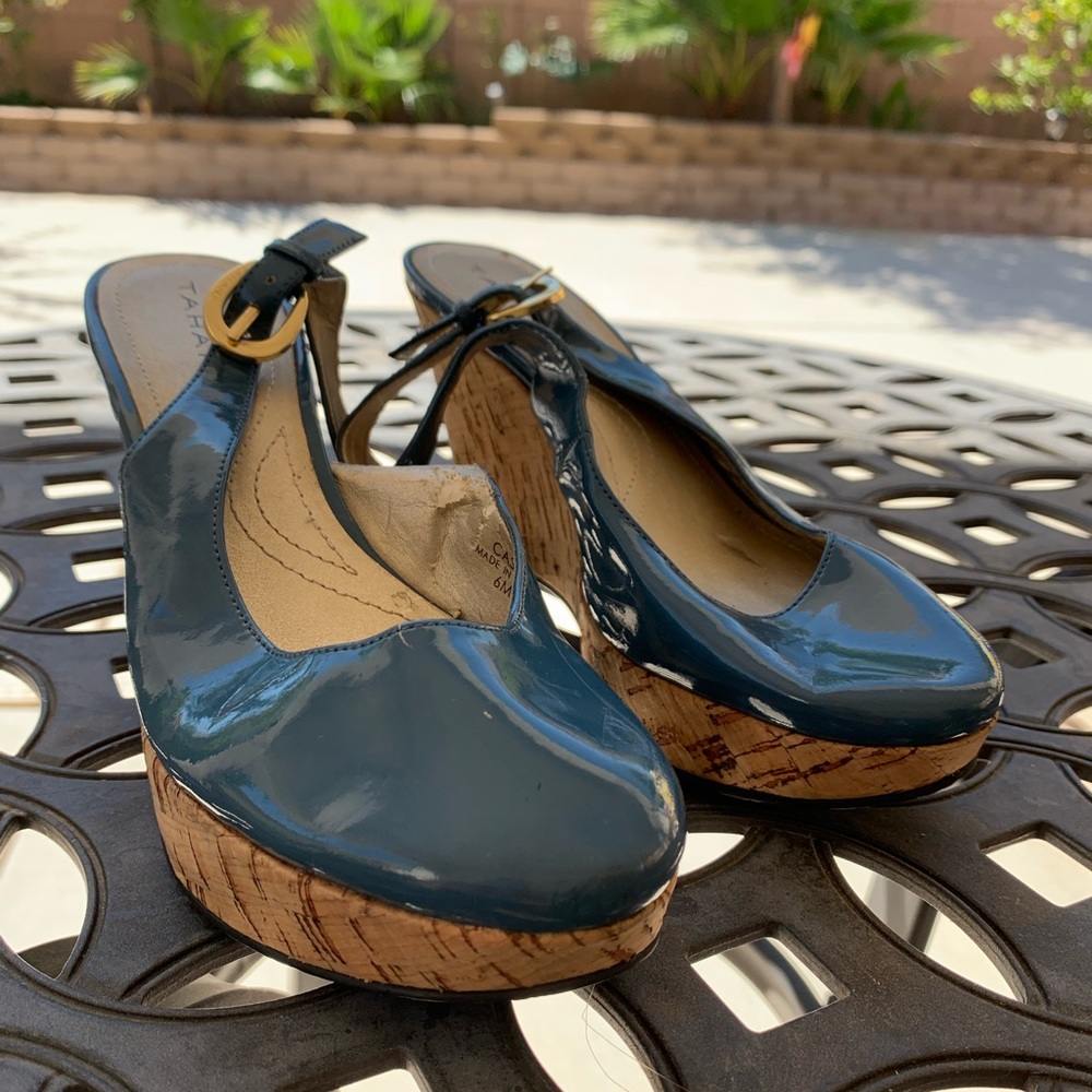 Tahari plateform teal shoes